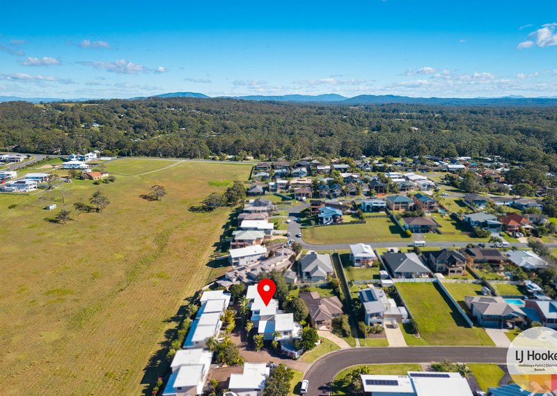 Photo - 2/33-37 Emerald Drive, Diamond Beach NSW 2430 - Image 15