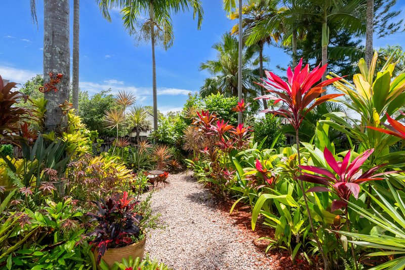 Photo - 2/33-37 Trinity Beach Road, Trinity Beach QLD 4879 - Image 2