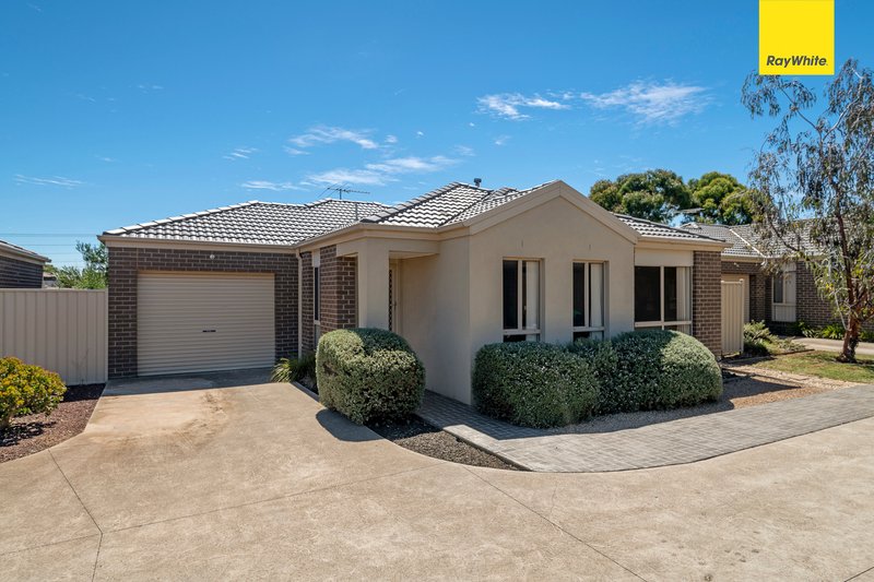 Photo - 23/3 Austin Place, Melton South VIC 3338 - Image 2