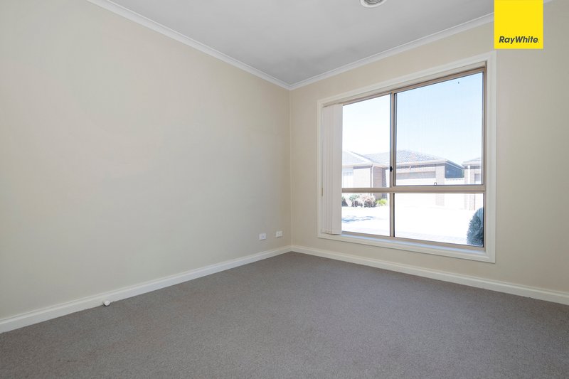 Photo - 23/3 Austin Place, Melton South VIC 3338 - Image 11