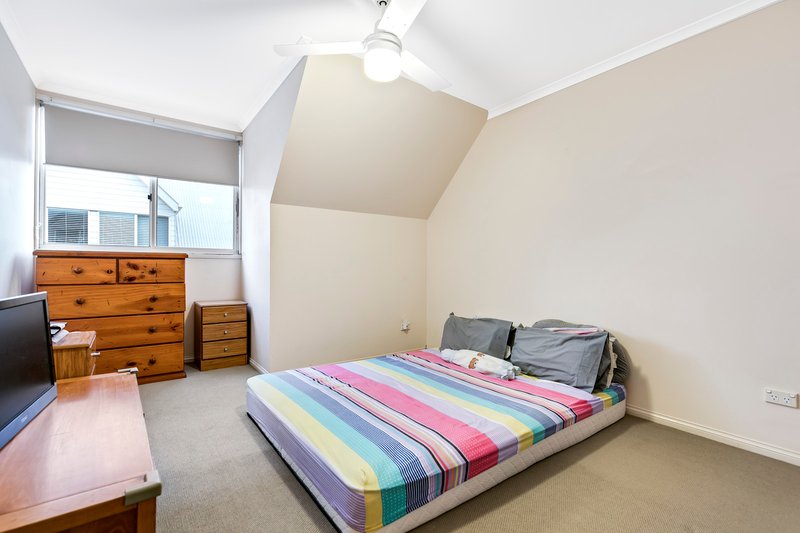 Photo - 2/33 Baden Powell Street, Maroochydore QLD 4558 - Image 5