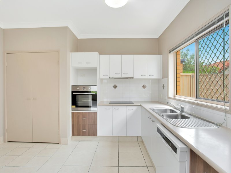 Photo - 2/33 Bayswater Ave , Varsity Lakes QLD 4227 - Image 3