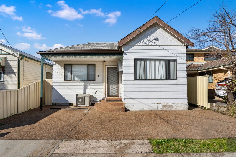 233 Blaxcell Street, Granville NSW 2142