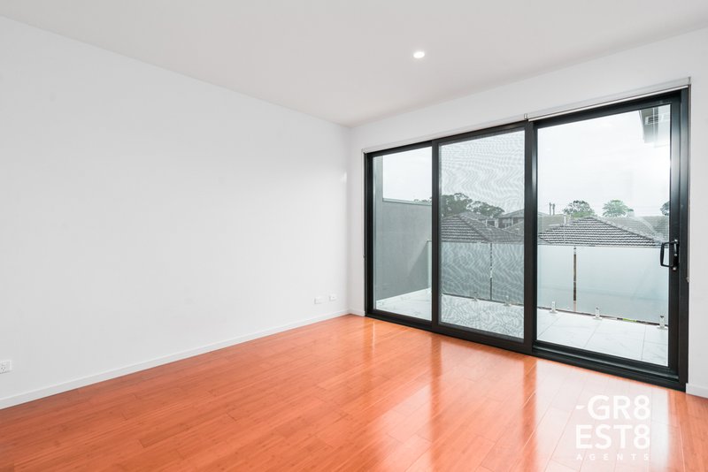 Photo - 2/33 Bryants Road, Dandenong VIC 3175 - Image 6