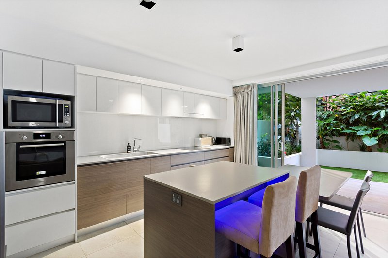 Photo - 2/33 Buderim Avenue, Mooloolaba QLD 4557 - Image 3