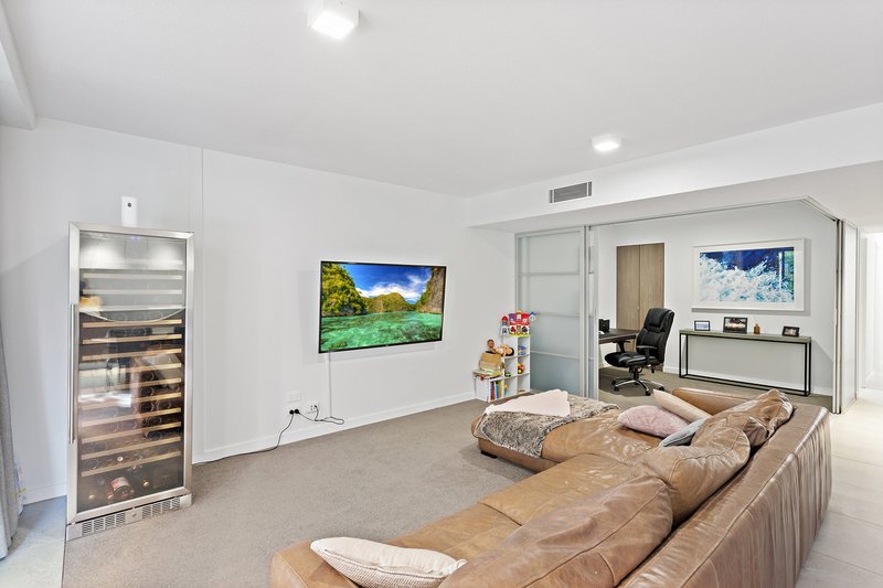 Photo - 2/33 Buderim Avenue, Mooloolaba QLD 4557 - Image 5