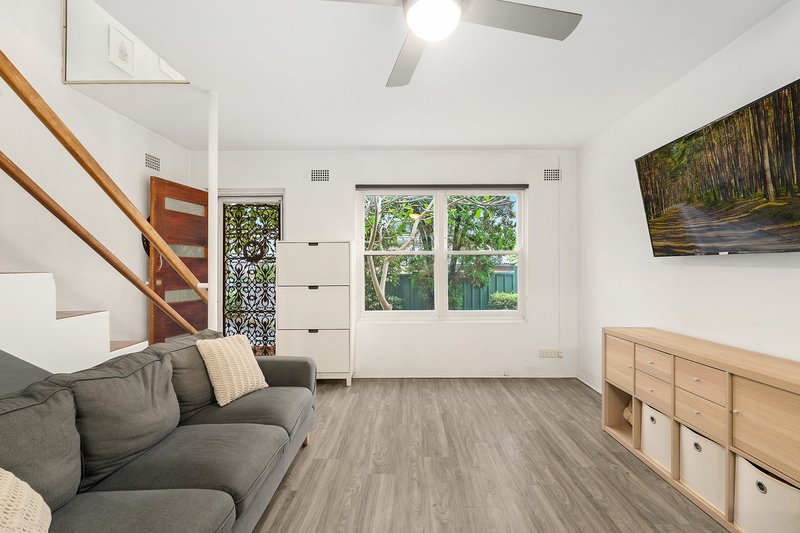 Photo - 2/33 Bungalow Road, Roselands NSW 2196 - Image 2