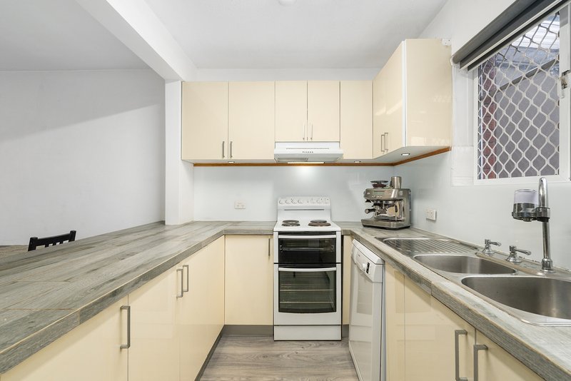 Photo - 2/33 Bungalow Road, Roselands NSW 2196 - Image 3