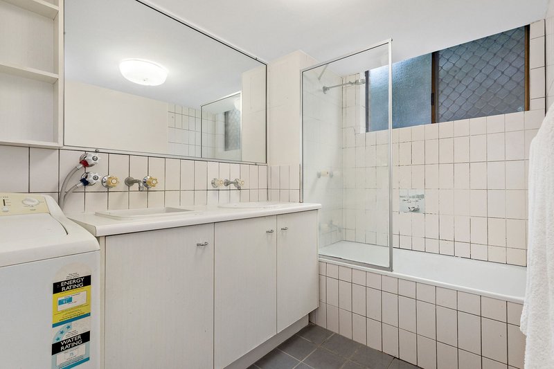 Photo - 2/33 Cadell St , Toowong QLD 4066 - Image 6