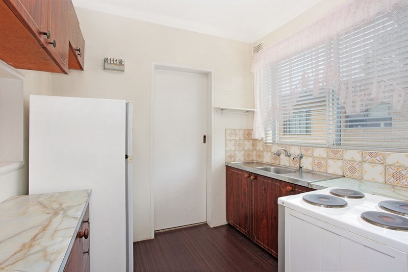 Photo - 2/33 Carramar Avenue, Carramar NSW 2163 - Image 3