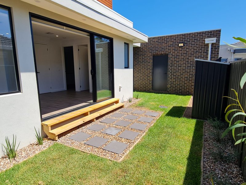 Photo - 2/33 Dove Avenue, Altona VIC 3018 - Image 11