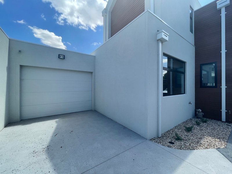 Photo - 2/33 Dove Avenue, Altona VIC 3018 - Image 12