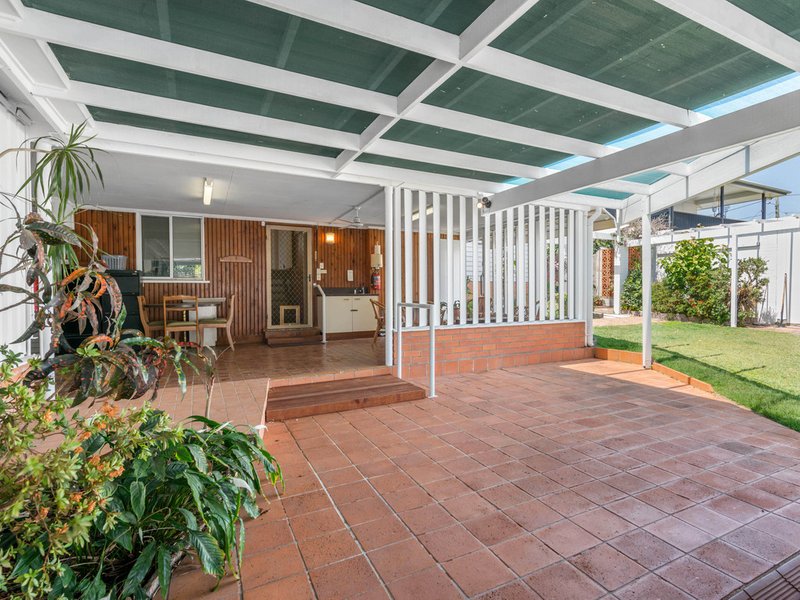 Photo - 233 Edinburgh Castle Road, Wavell Heights QLD 4012 - Image 6