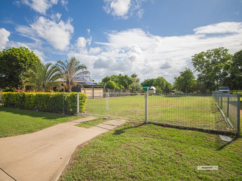 Photo - 233 Eldon Street, Berserker QLD 4701 - Image 3