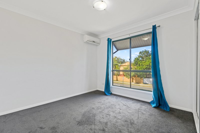 Photo - 2/33 Gladys Street, Greenslopes QLD 4120 - Image 12