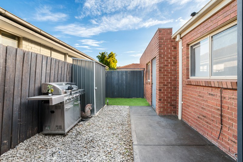 Photo - 2/33 Gorge Road, South Morang VIC 3752 - Image 13