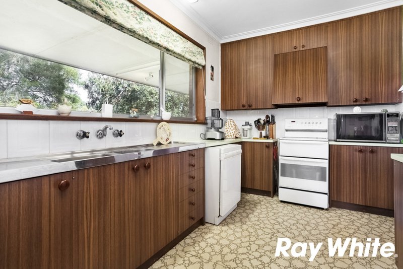 Photo - 233 Lawrence Road, Mount Waverley VIC 3149 - Image 4