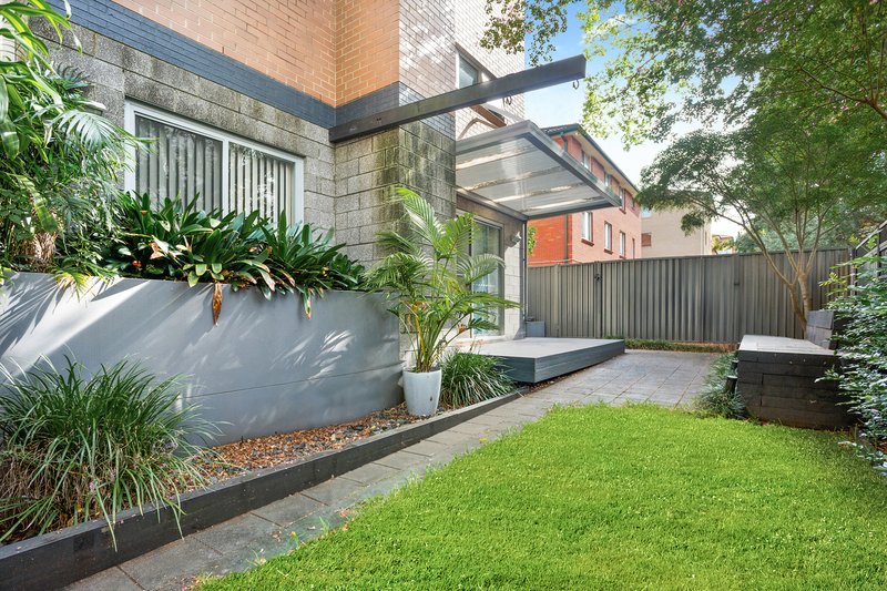 Photo - 2/33 Martin Place, Mortdale NSW 2223 - Image 2