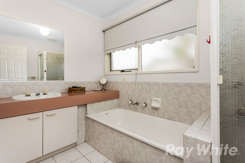 Photo - 2/33 Mount Street, Glen Waverley VIC 3150 - Image 4