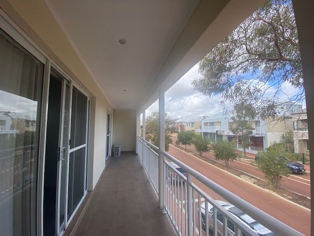 Photo - 233 Ocean Keys Boulevard, Clarkson WA 6030 - Image 12