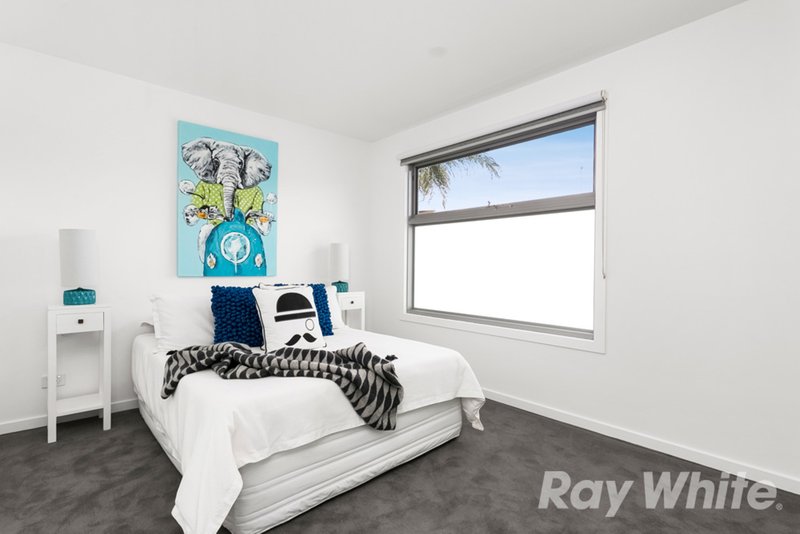 Photo - 2/33 Park Street, Pascoe Vale VIC 3044 - Image 13