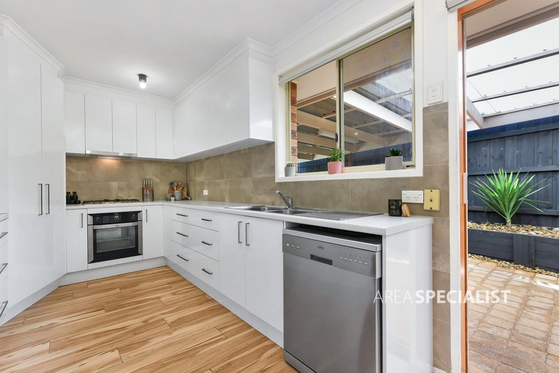 Photo - 2/33 Parkview Close, Dandenong VIC 3175 - Image 6