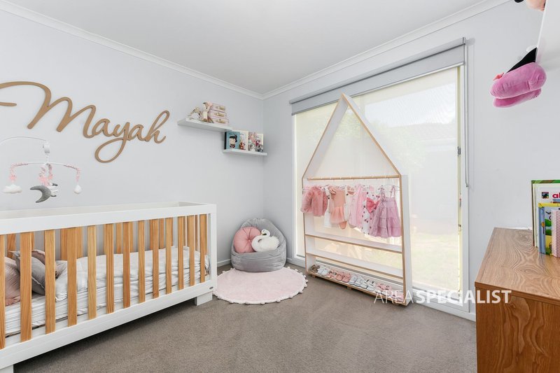 Photo - 2/33 Parkview Close, Dandenong VIC 3175 - Image 10