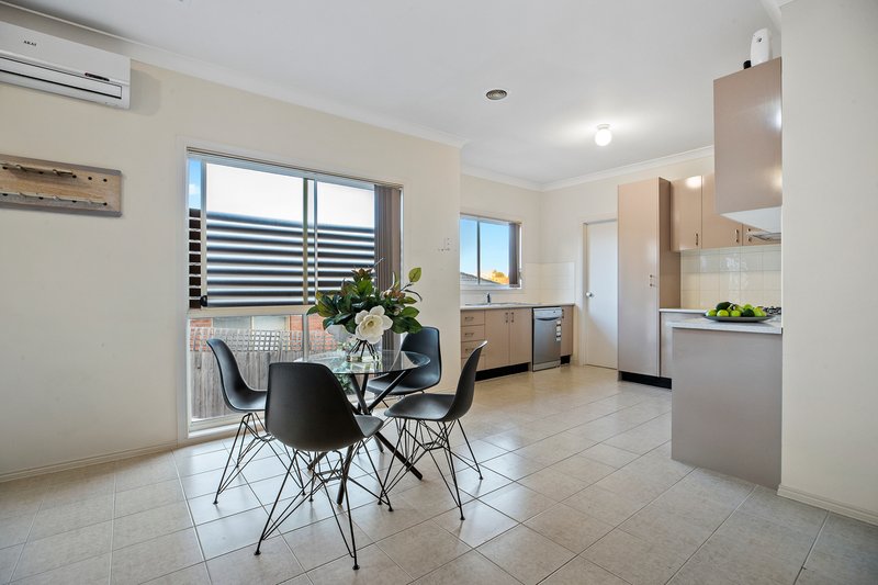 Photo - 2/33 Portchester Boulevard, Beaconsfield VIC 3807 - Image 2