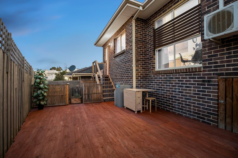 Photo - 2/33 Portchester Boulevard, Beaconsfield VIC 3807 - Image 4