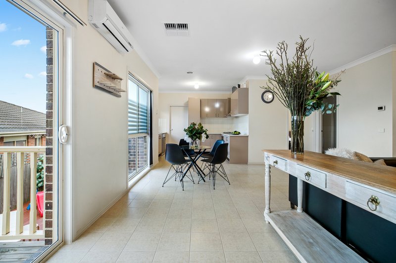 Photo - 2/33 Portchester Boulevard, Beaconsfield VIC 3807 - Image 5