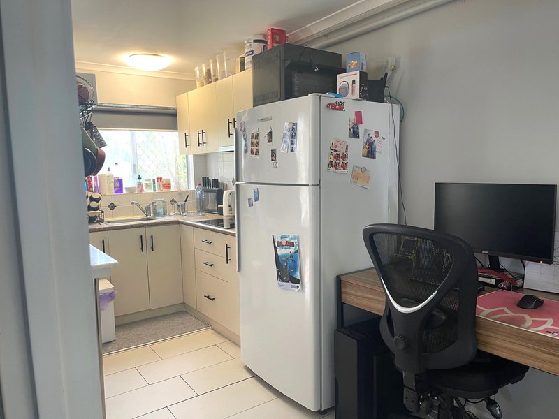 Photo - 2/33 Rutherford Street, Yorkeys Knob QLD 4878 - Image 7