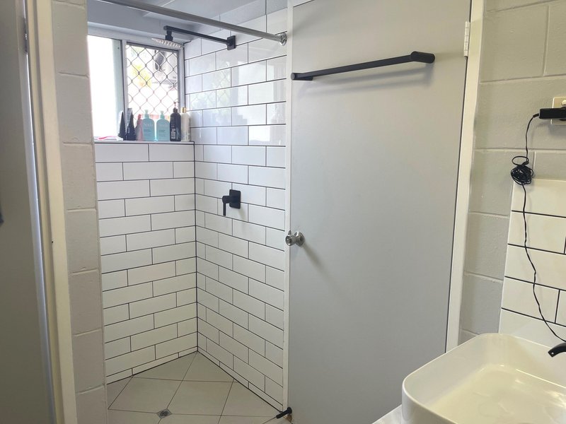 Photo - 2/33 Rutherford Street, Yorkeys Knob QLD 4878 - Image 10