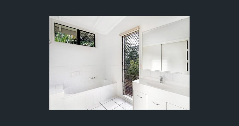 Photo - 2/33 Saverin Road, Eagleby QLD 4207 - Image 5