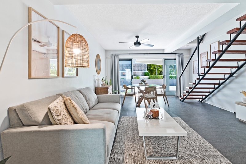 Photo - 2/33 Wharf Road, Surfers Paradise QLD 4217 - Image 1