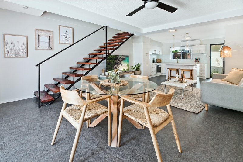 Photo - 2/33 Wharf Road, Surfers Paradise QLD 4217 - Image 2