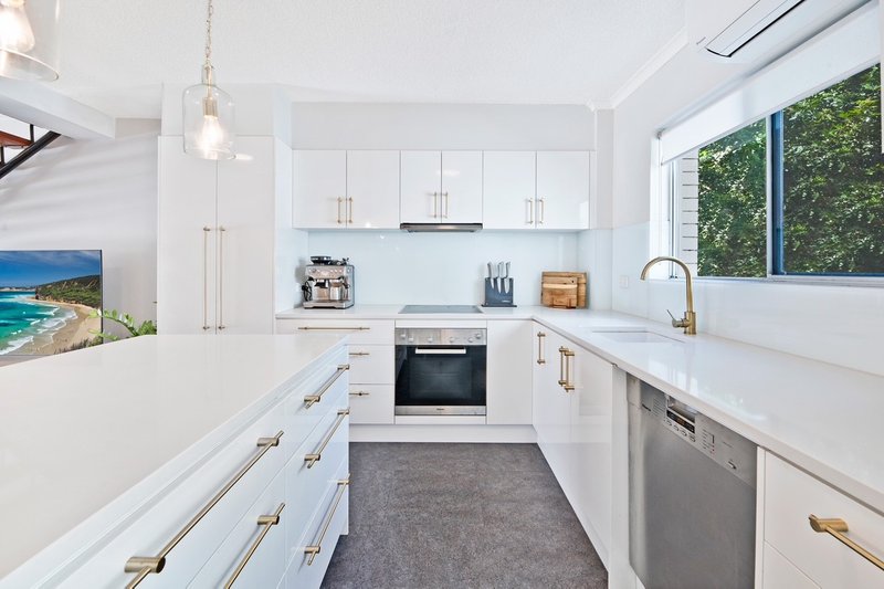 Photo - 2/33 Wharf Road, Surfers Paradise QLD 4217 - Image 5