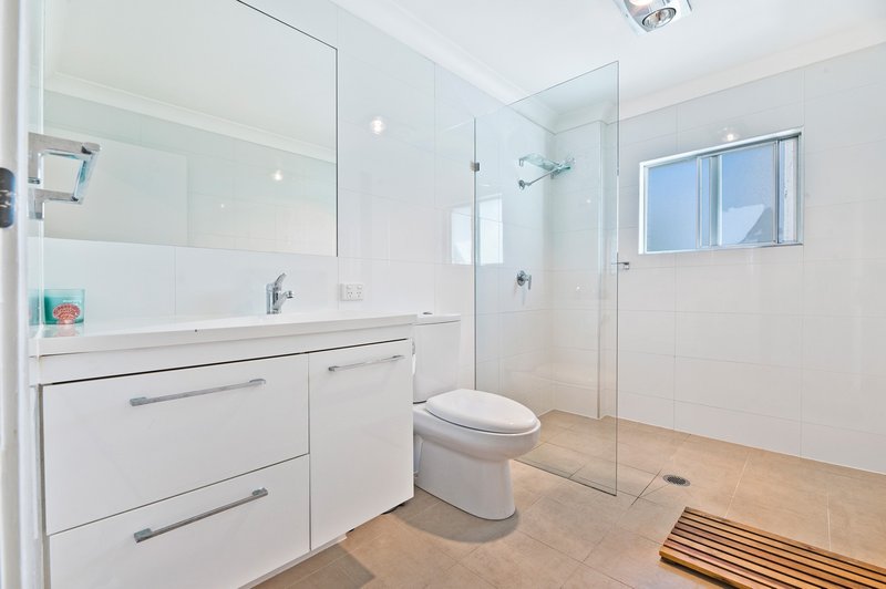 Photo - 2/33 Wharf Road, Surfers Paradise QLD 4217 - Image 11