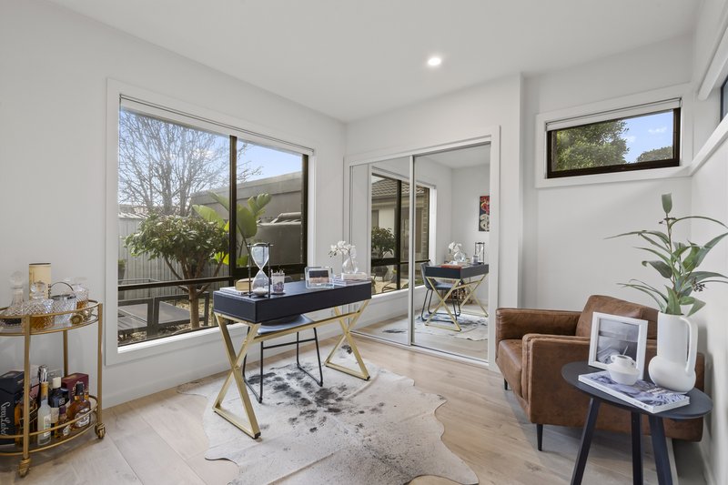 Photo - 2/33 Willow Avenue, Rowville VIC 3178 - Image 8