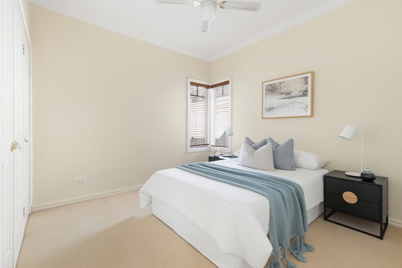 Photo - 2/33 Young Street, Oakleigh VIC 3166 - Image 8