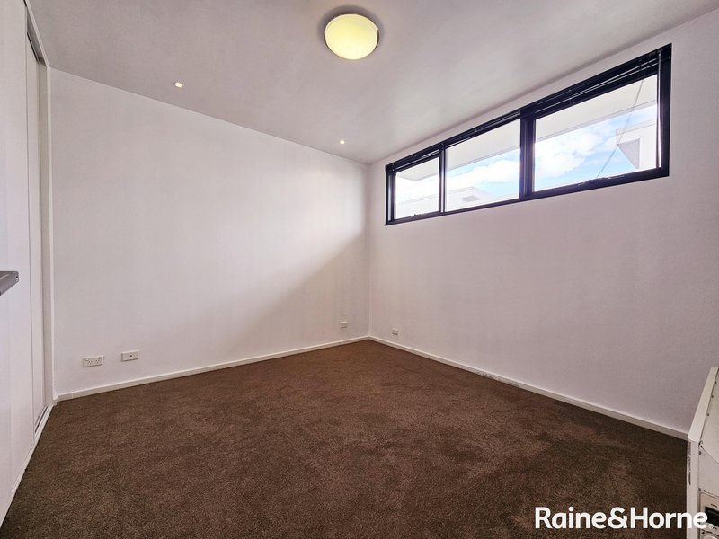 Photo - 23/32 East Esplanade, St Albans VIC 3021 - Image 8