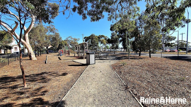 Photo - 23/32 East Esplanade, St Albans VIC 3021 - Image 10