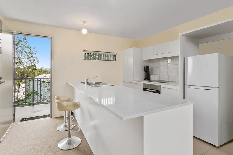 Photo - 233/8 Musgrave Street, West End QLD 4101 - Image 3