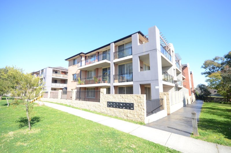 Photo - 23/39-45 Lydbrook Street, Westmead NSW 2145 - Image 1