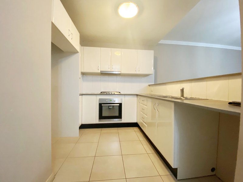 Photo - 23/39-45 Lydbrook Street, Westmead NSW 2145 - Image 3