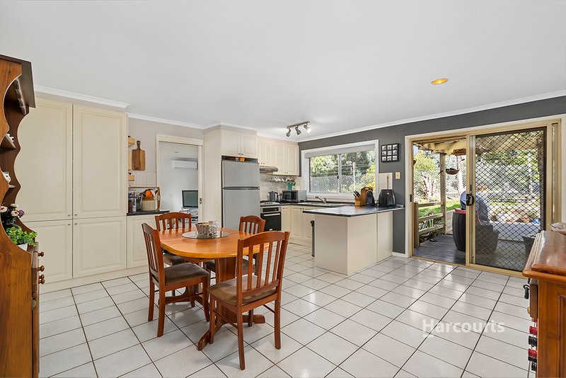 Photo - 2/34 Ascot Drive, Noble Park North VIC 3174 - Image 3