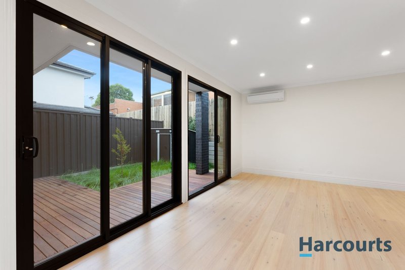 Photo - 2/34 Cassowary Street, Doncaster East VIC 3109 - Image 4