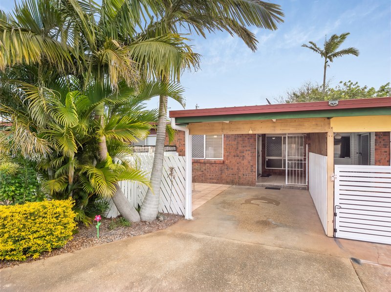 Photo - 2/34 Dunns Terrace, Scarborough QLD 4020 - Image 1