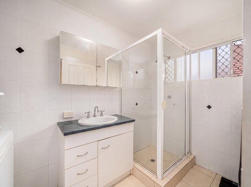 Photo - 2/34 Dunns Terrace, Scarborough QLD 4020 - Image 11