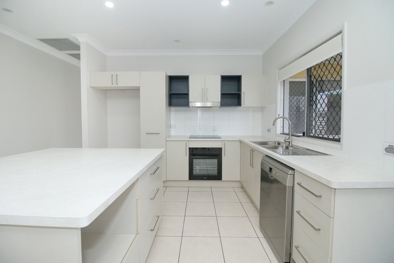 Photo - 2/34 Golf Links Drive, Kirwan QLD 4817 - Image 3