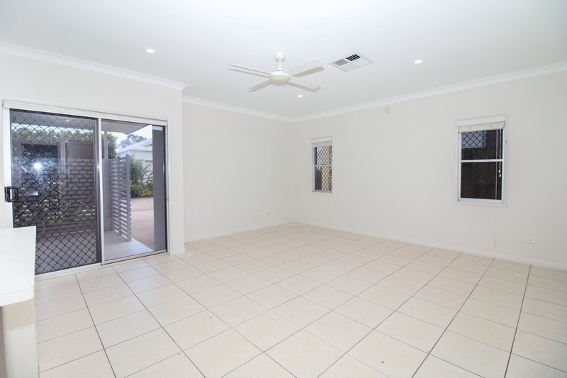 Photo - 2/34 Golf Links Drive, Kirwan QLD 4817 - Image 4